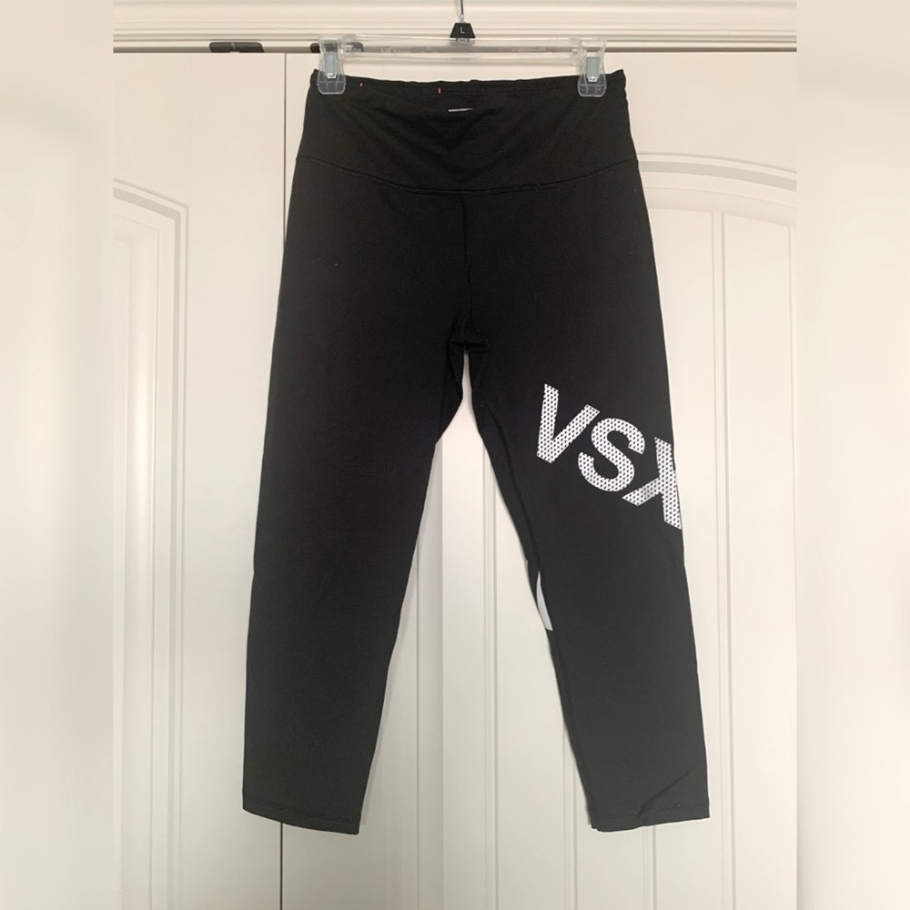 Gently Used VSX Sport Crop Leggings M